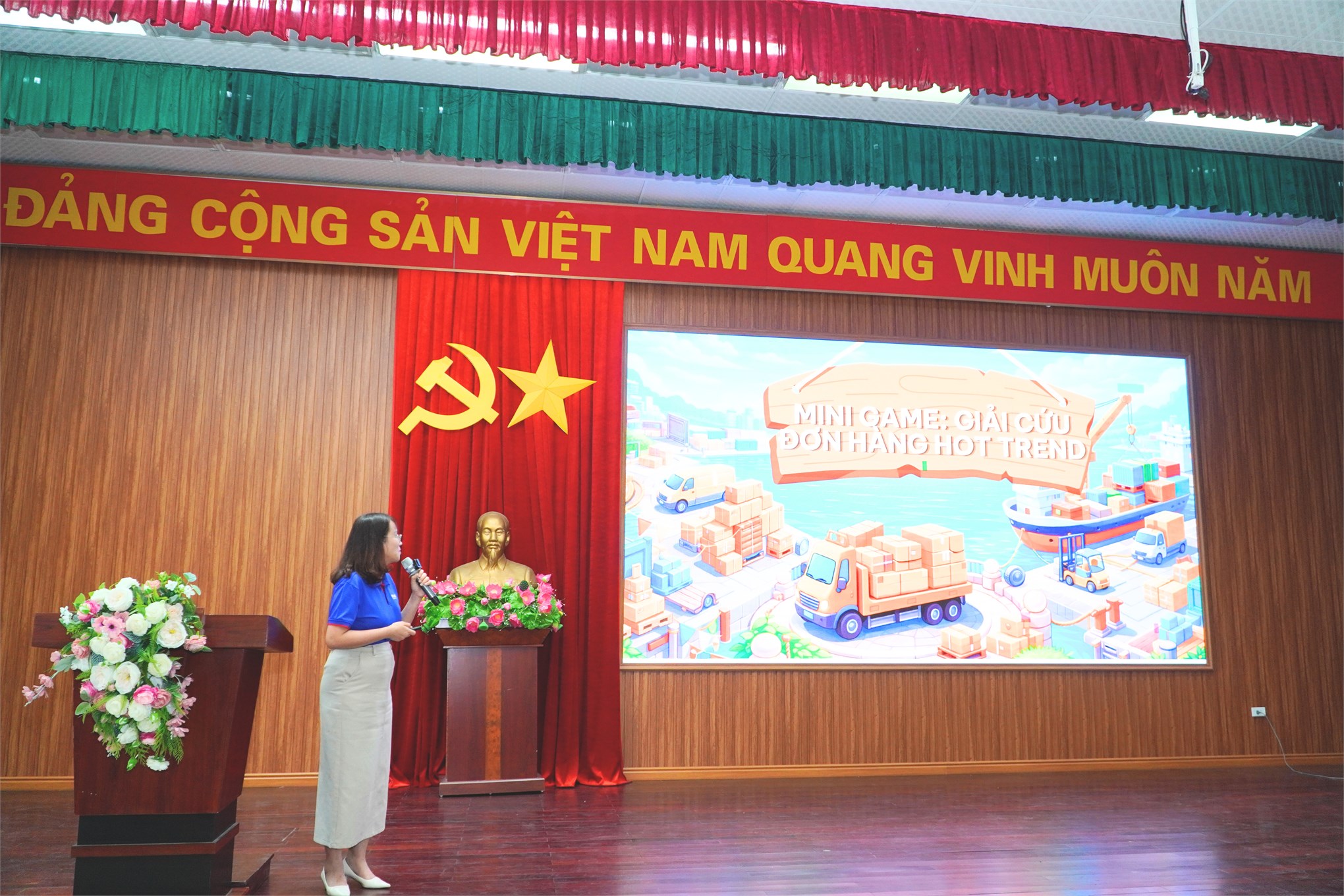Học Kinh tế trong kỷ nguyên AI: Đại học Công nghiệp Hà Nội tư vấn hướng nghiệp cho học sinh THPT Chuyên Sơn Tây