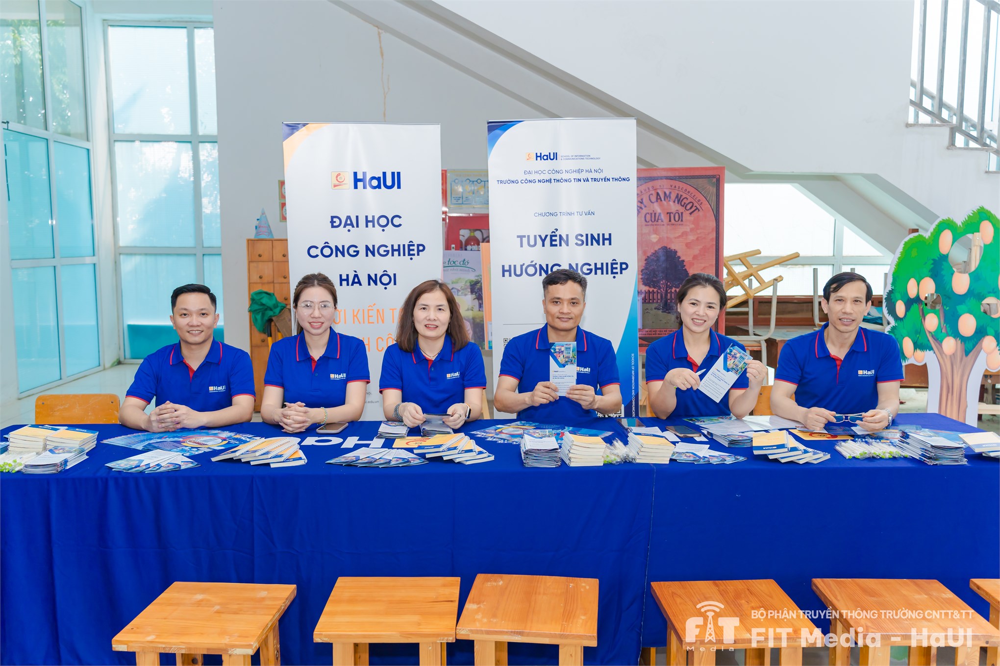 Học Kinh tế trong kỷ nguyên AI: Đại học Công nghiệp Hà Nội tư vấn hướng nghiệp cho học sinh THPT Chuyên Sơn Tây