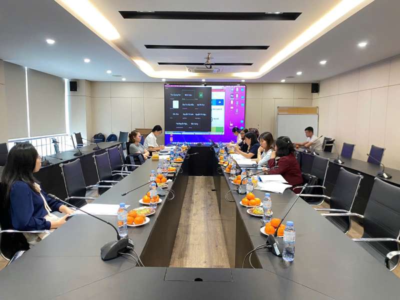 Trường Kinh tế tổ chức Hội thảo cấp trường luận án Tiến sĩ cho Nghiên cứu sinh Nguyễn Thị Linh