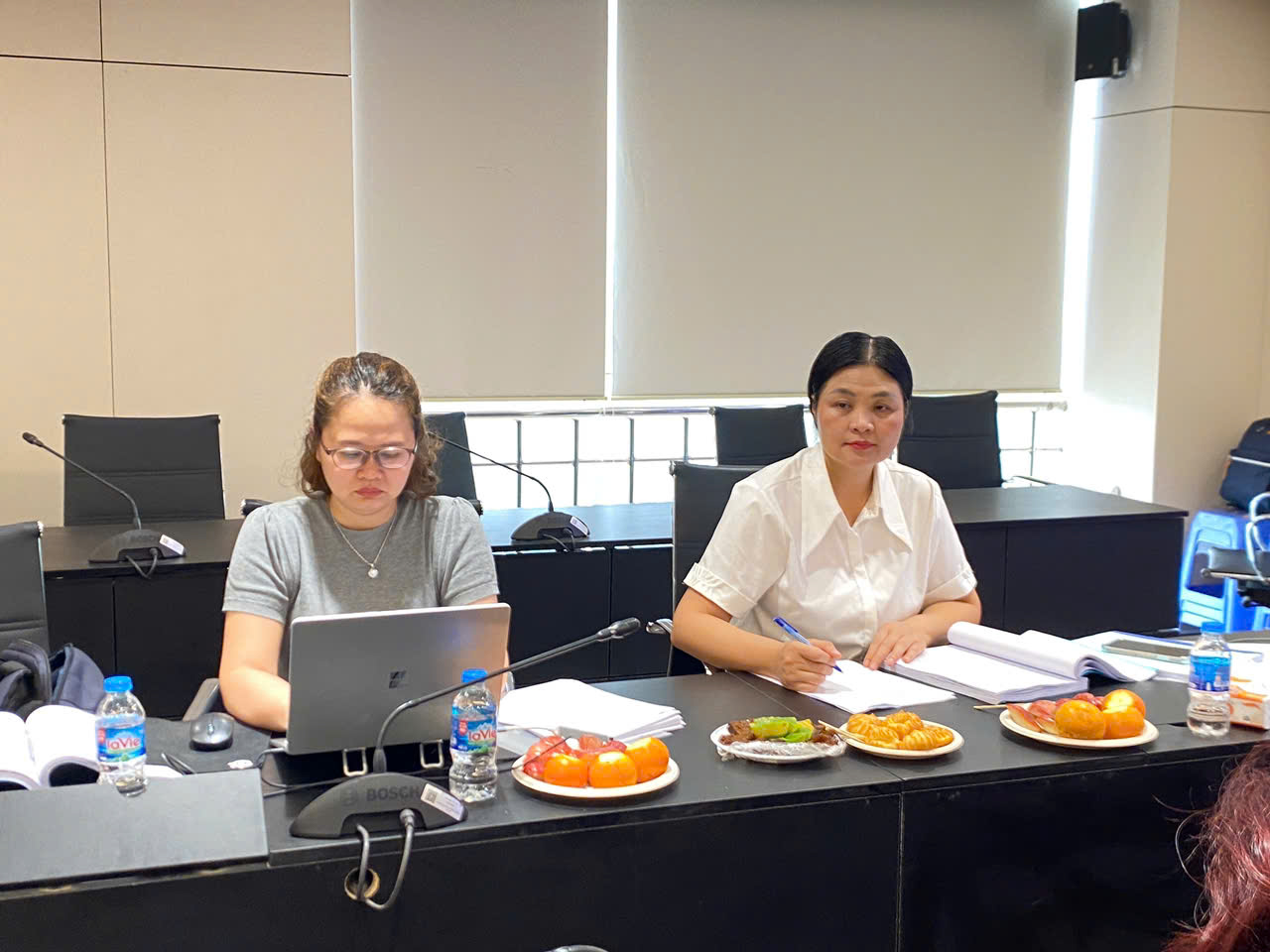 Trường Kinh tế tổ chức Hội thảo cấp trường luận án Tiến sĩ cho Nghiên cứu sinh Nguyễn Thị Linh