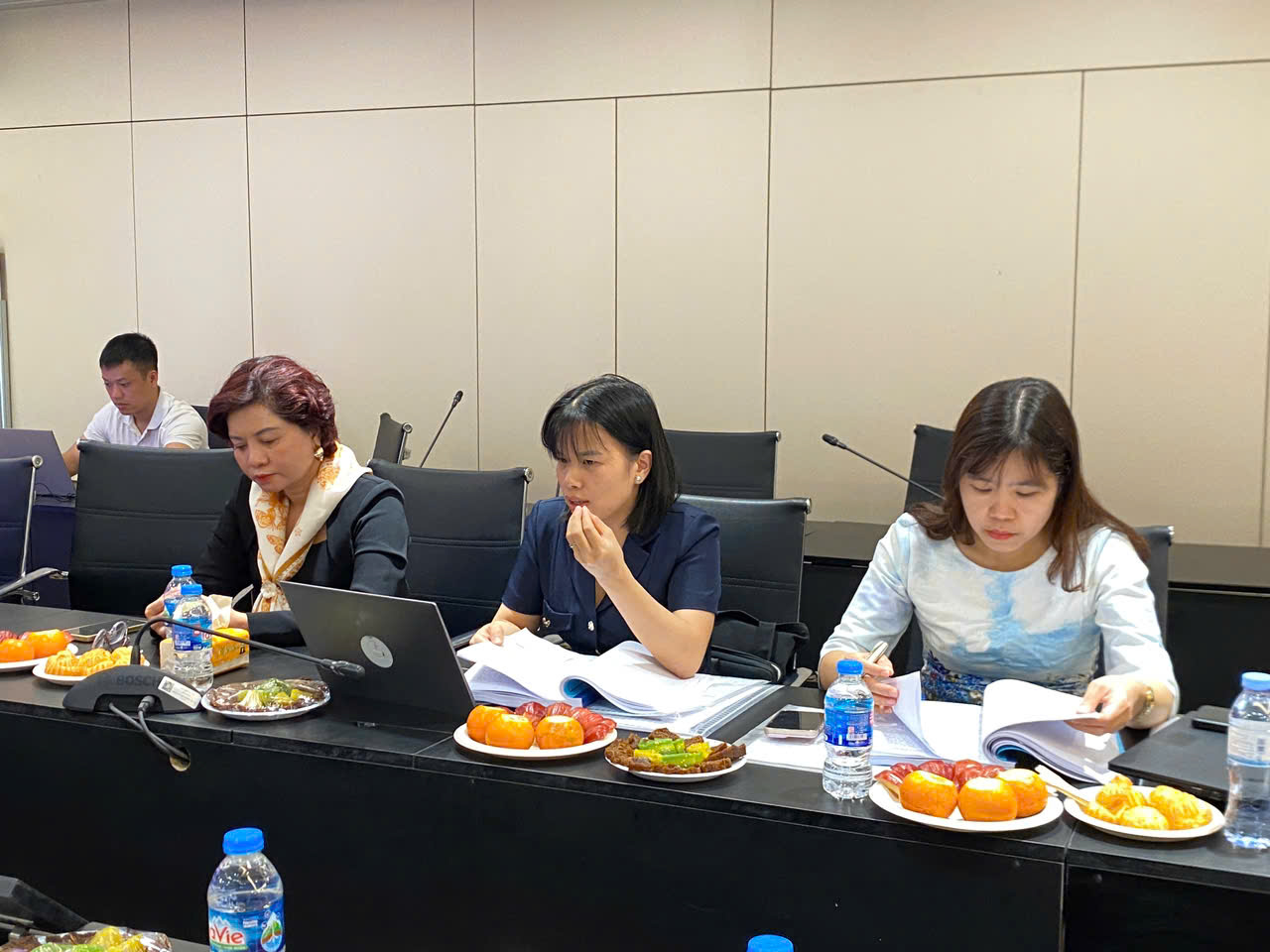 Trường Kinh tế tổ chức Hội thảo cấp trường luận án Tiến sĩ cho Nghiên cứu sinh Nguyễn Thị Linh