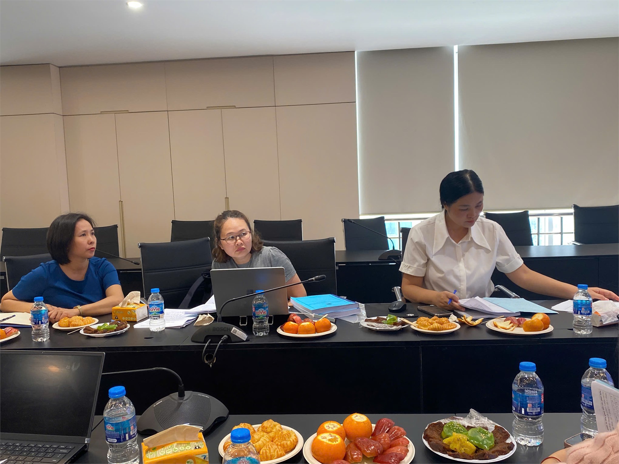 Trường Kinh tế tổ chức Hội thảo cấp trường luận án tiến sĩ cho Nghiên cứu sinh Đặng Thị Thu Hà