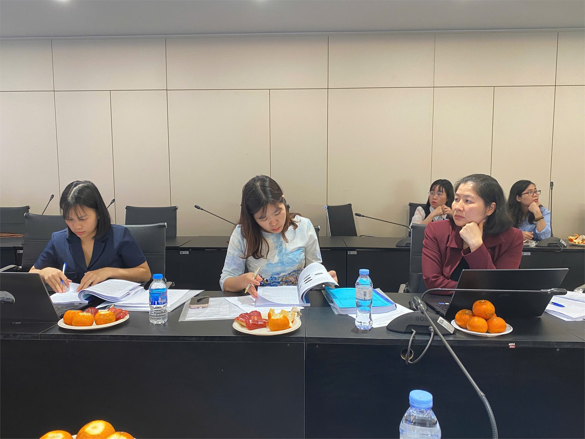 Trường Kinh tế tổ chức Hội thảo cấp trường luận án tiến sĩ cho Nghiên cứu sinh Đặng Thị Thu Hà