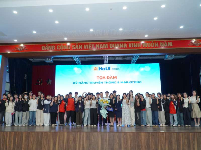 Trường Kinh tế - Đại học Công nghiệp Hà Nội tổ chức thành công Tọa đàm “Kỹ năng truyền thông và marketing”: Nâng cao năng lực thực chiến cho sinh viên
