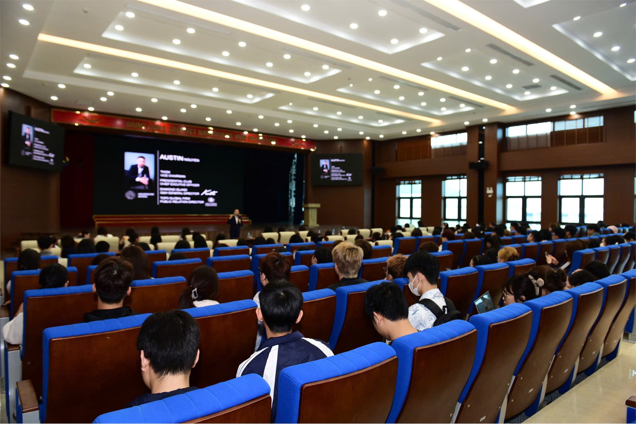 Trường Kinh tế - Đại học Công nghiệp Hà Nội tổ chức thành công Tọa đàm “Kỹ năng truyền thông và marketing”: Nâng cao năng lực thực chiến cho sinh viên