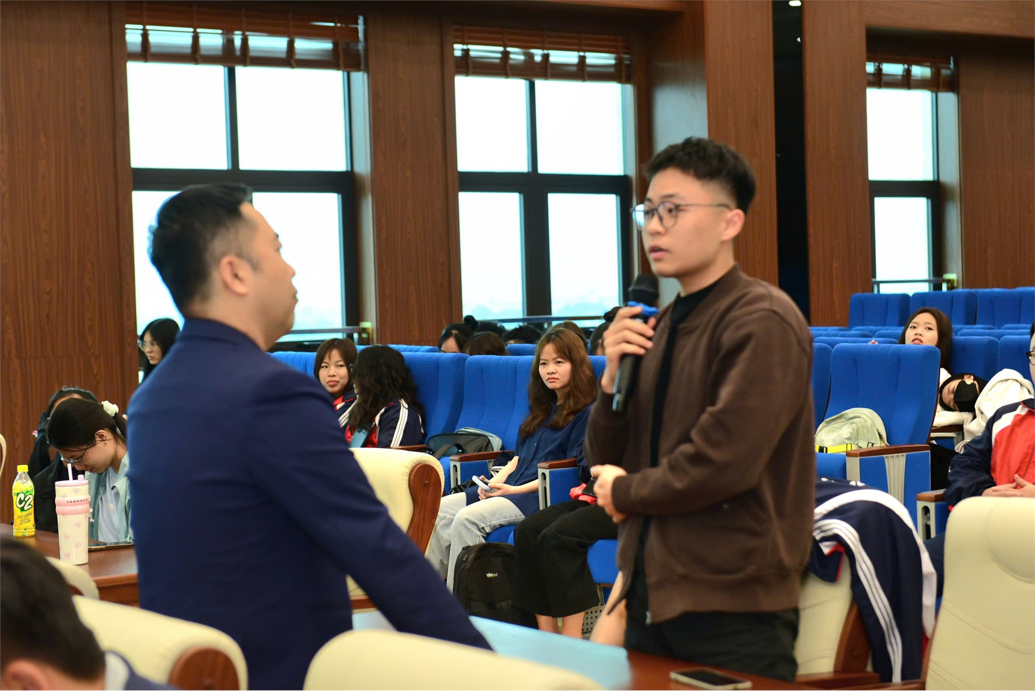 Trường Kinh tế - Đại học Công nghiệp Hà Nội tổ chức thành công Tọa đàm “Kỹ năng truyền thông và marketing”: Nâng cao năng lực thực chiến cho sinh viên