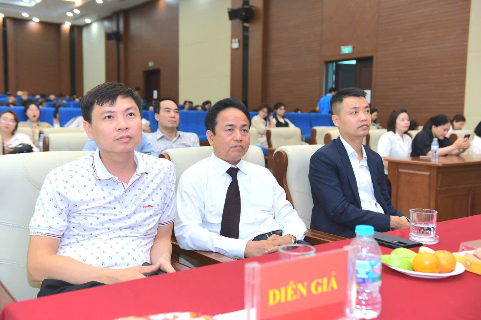 Tọa đàm “Business Mindset”: Kết nối thực tiễn và khơi nguồn tư duy kinh doanh cho sinh viên Khoa Quản trị