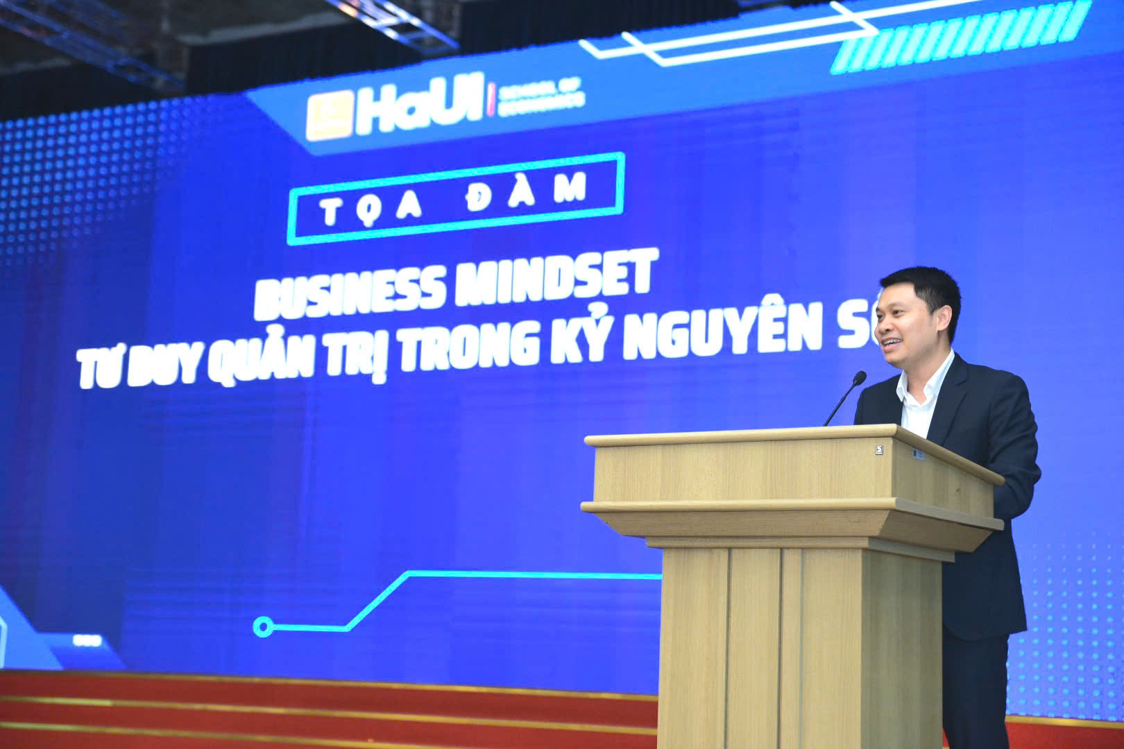 Tọa đàm “Business Mindset”: Kết nối thực tiễn và khơi nguồn tư duy kinh doanh cho sinh viên Khoa Quản trị