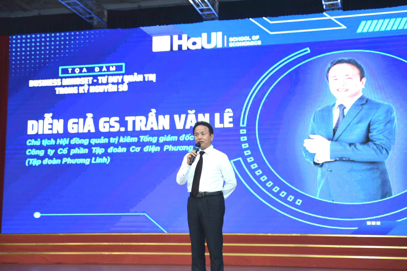 Tọa đàm “Business Mindset”: Kết nối thực tiễn và khơi nguồn tư duy kinh doanh cho sinh viên Khoa Quản trị