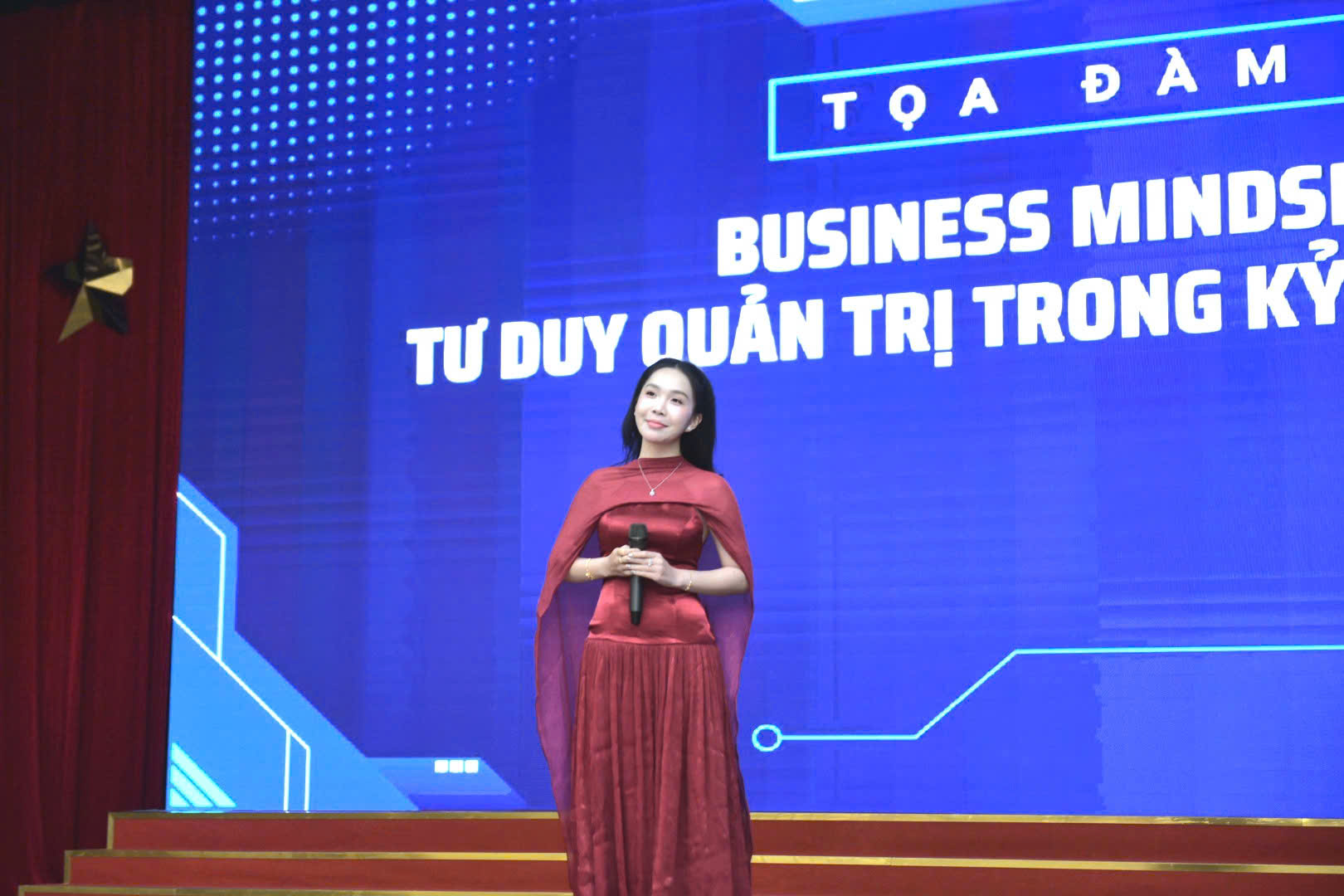 Tọa đàm “Business Mindset”: Kết nối thực tiễn và khơi nguồn tư duy kinh doanh cho sinh viên Khoa Quản trị