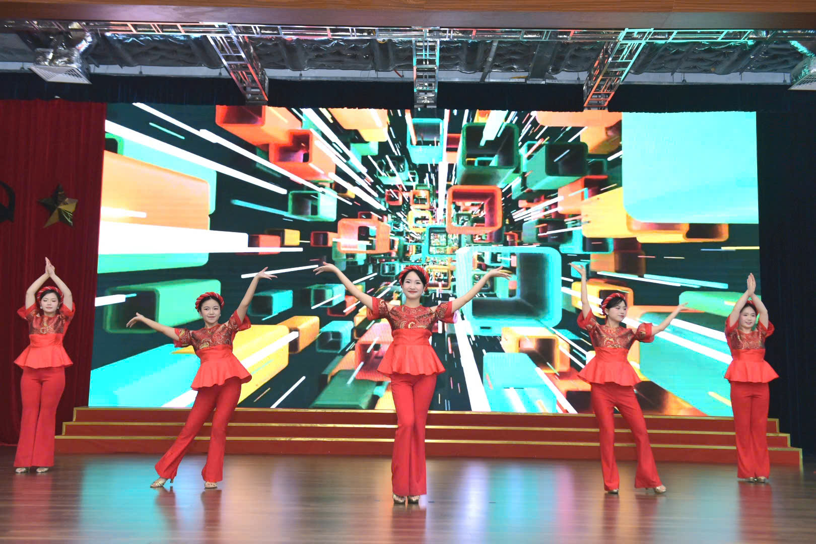 Tọa đàm “Business Mindset”: Kết nối thực tiễn và khơi nguồn tư duy kinh doanh cho sinh viên Khoa Quản trị