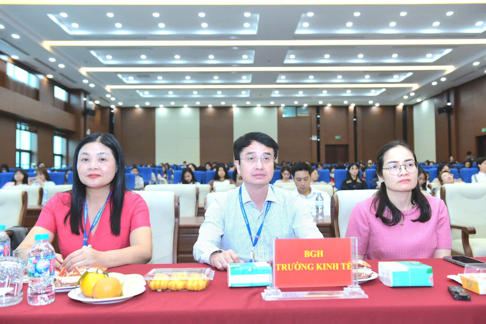 Tọa đàm “Business Mindset”: Kết nối thực tiễn và khơi nguồn tư duy kinh doanh cho sinh viên Khoa Quản trị