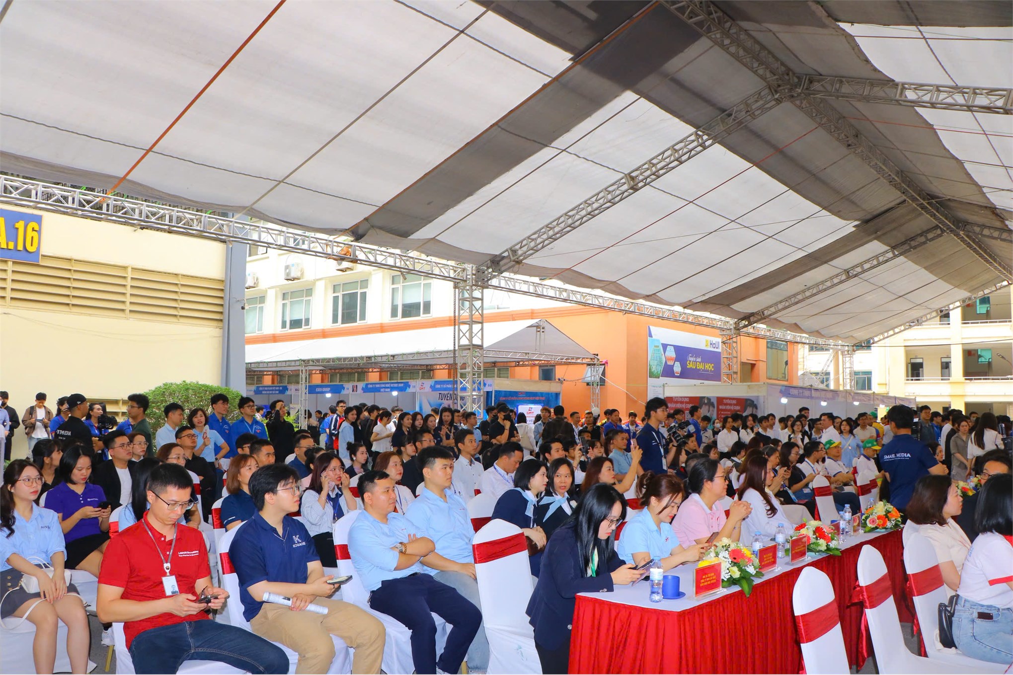 HaUI JOB FAIR 2026 - nhiều cơ hội việc làm từ các công ty, tập đoàn lớn cho sinh viên Trường Kinh tế