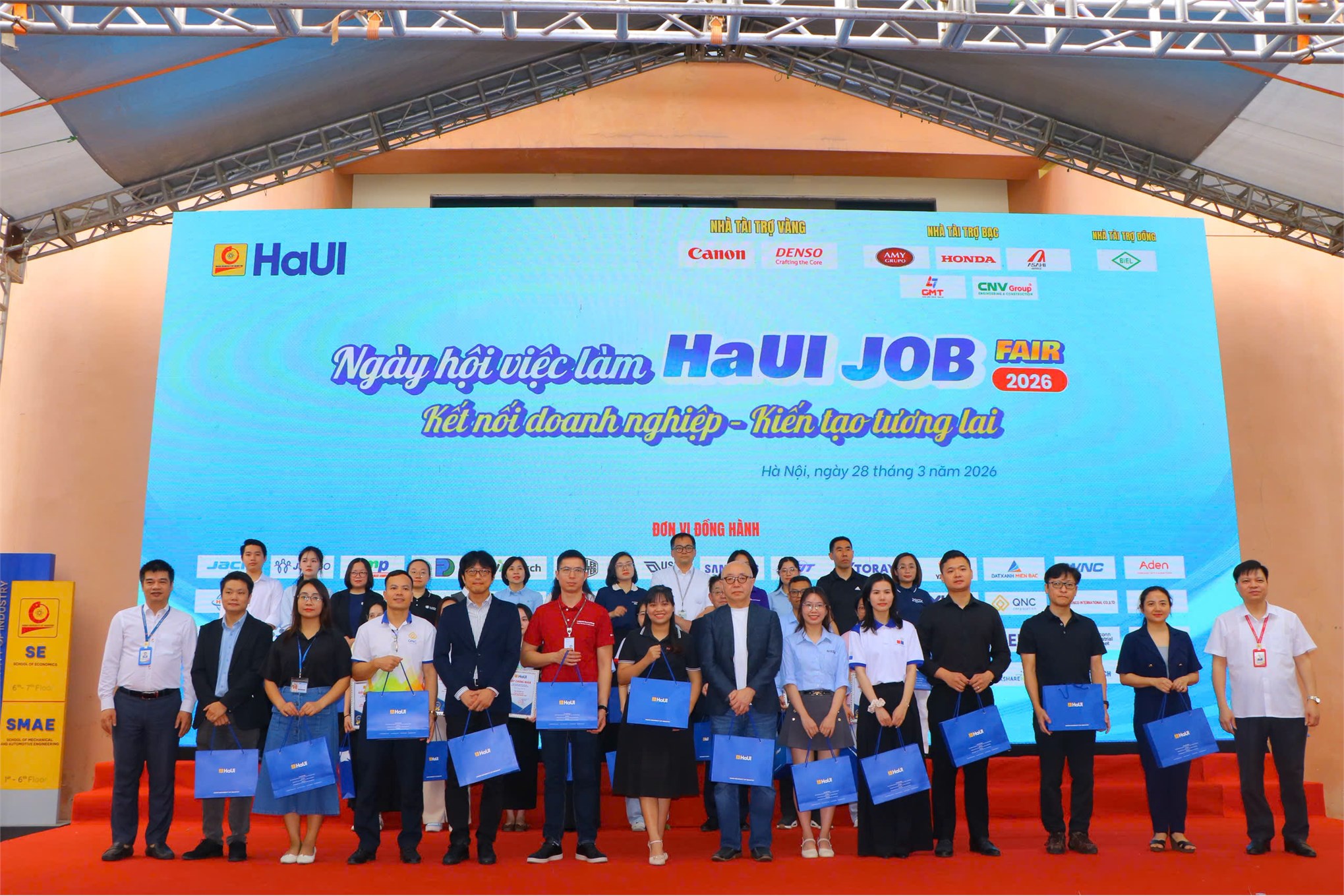 HaUI JOB FAIR 2026 - nhiều cơ hội việc làm từ các công ty, tập đoàn lớn cho sinh viên Trường Kinh tế