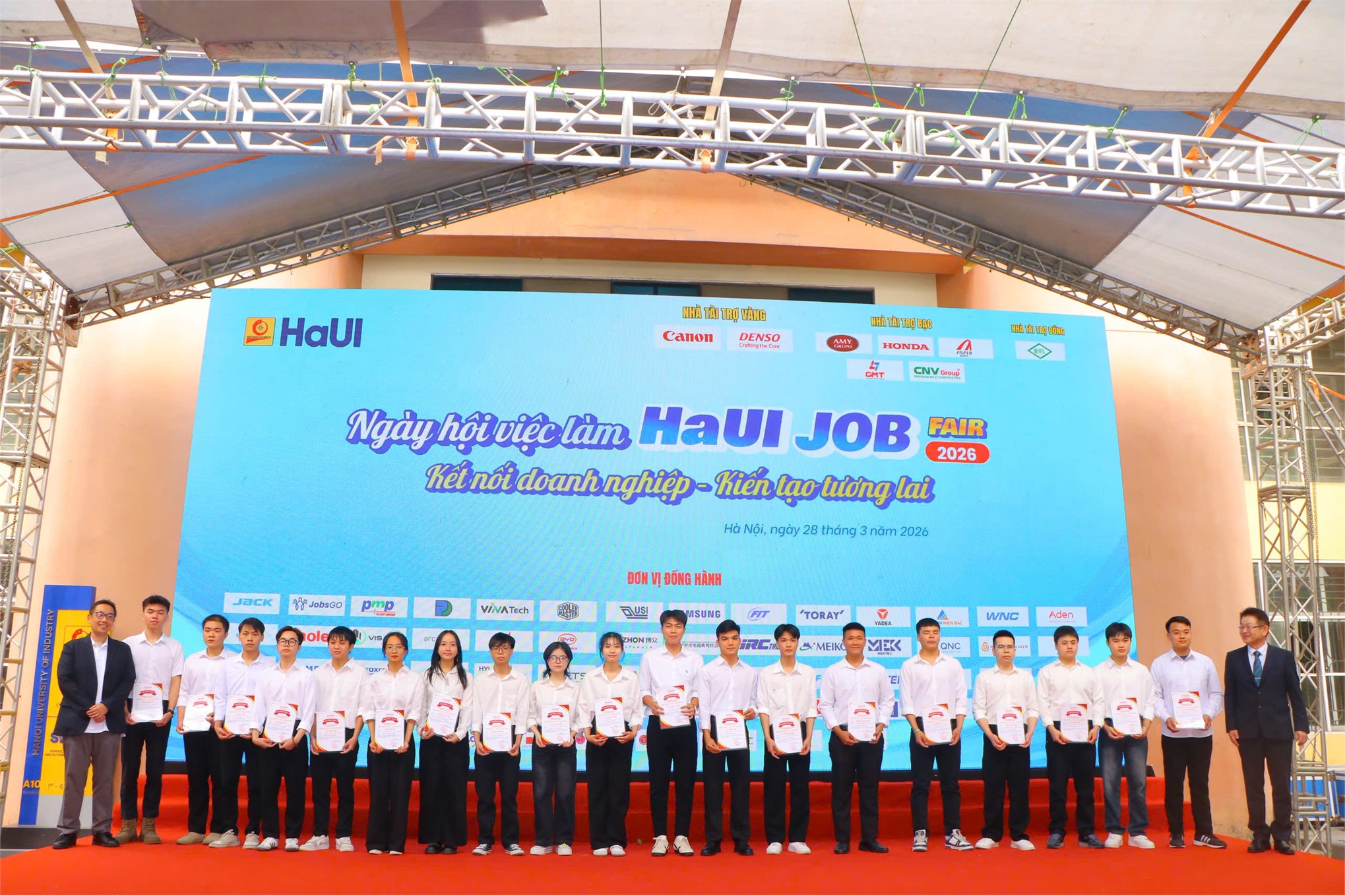 HaUI JOB FAIR 2026 - nhiều cơ hội việc làm từ các công ty, tập đoàn lớn cho sinh viên Trường Kinh tế