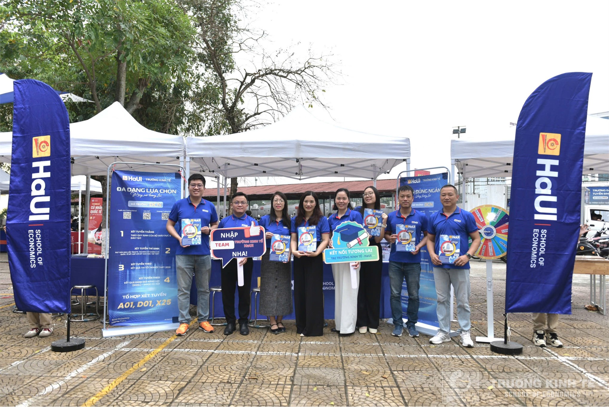 Trường Kinh tế, Đại học Công nghiệp Hà Nội tư vấn hướng nghiệp và tuyển sinh tại Trường THPT Trung Văn