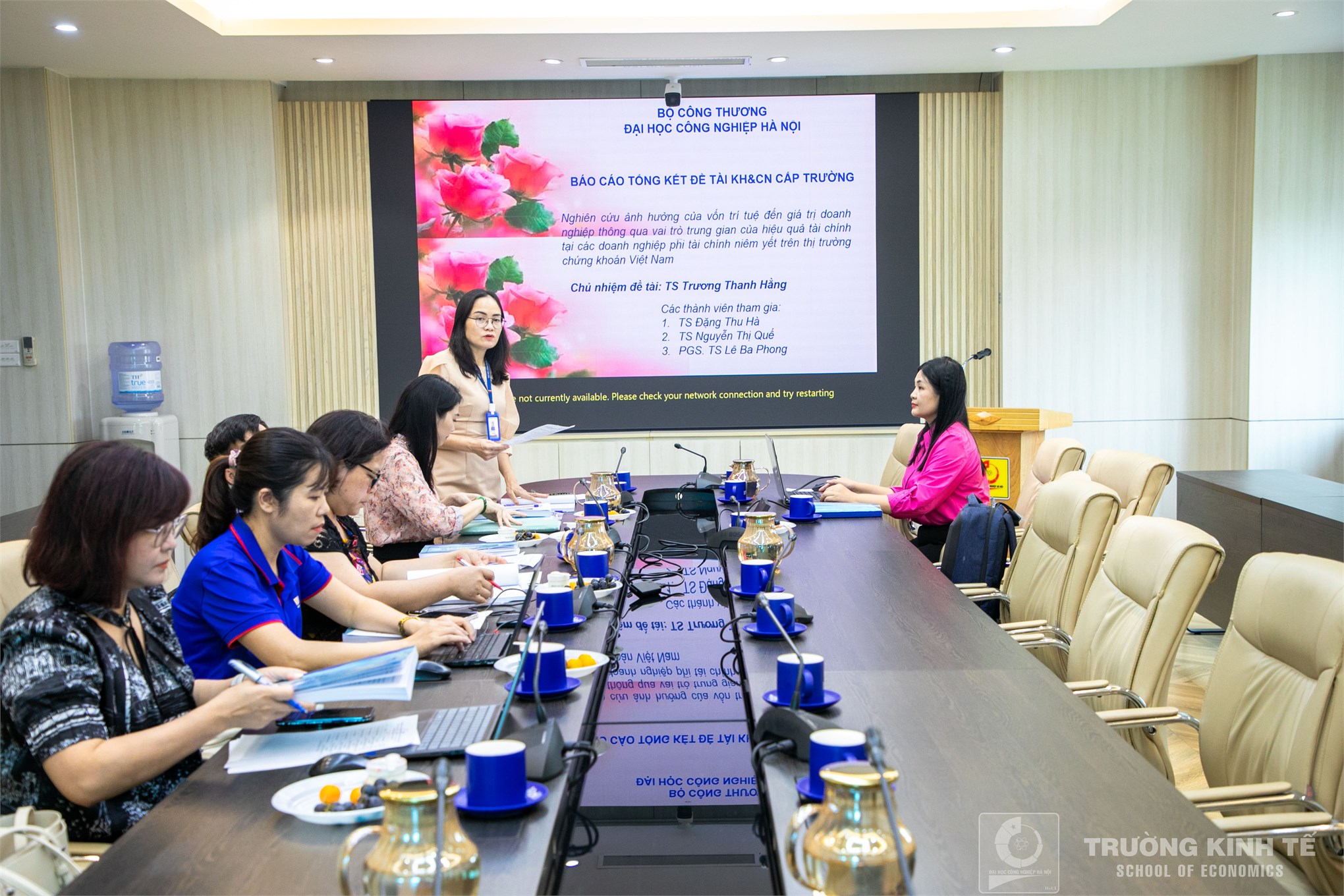 Nghiên cứu về vốn trí tuệ và giá trị doanh nghiệp được nghiệm thu thành công tại Đại học Công nghiệp Hà Nội. Khẳng định năng lực nghiên cứu khoa học gắn với thực tiễn của đội ngũ giảng viên Trường Kinh tế