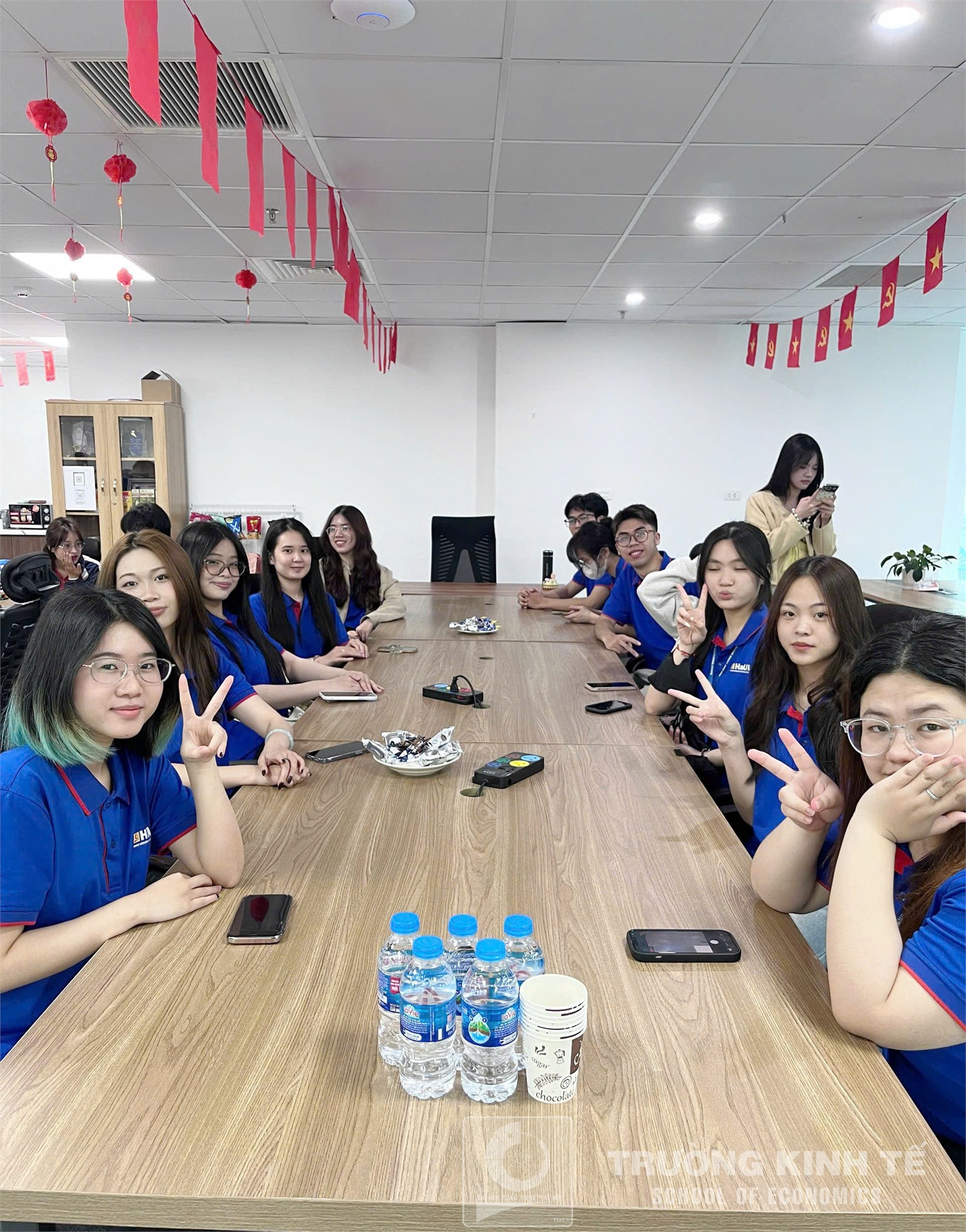 Sinh viên Khoa Kinh doanh số – Trường Kinh tế (HaUI) tham quan thực tế tại Công ty TNHH CNV Holdings