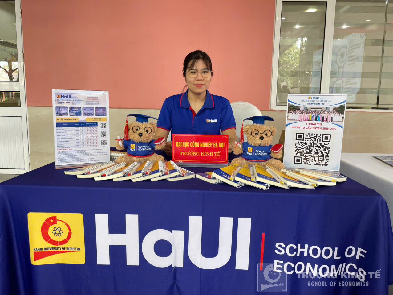 Trường Kinh tế, Đại học Công nghiệp Hà Nội tư vấn hướng nghiệp và tuyển sinh tại Trường THPT Nguyễn Công Trứ