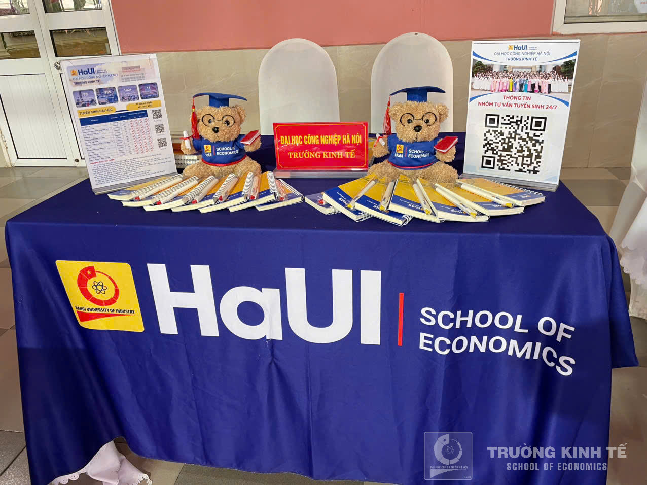 Trường Kinh tế, Đại học Công nghiệp Hà Nội tư vấn hướng nghiệp và tuyển sinh tại Trường THPT Nguyễn Công Trứ