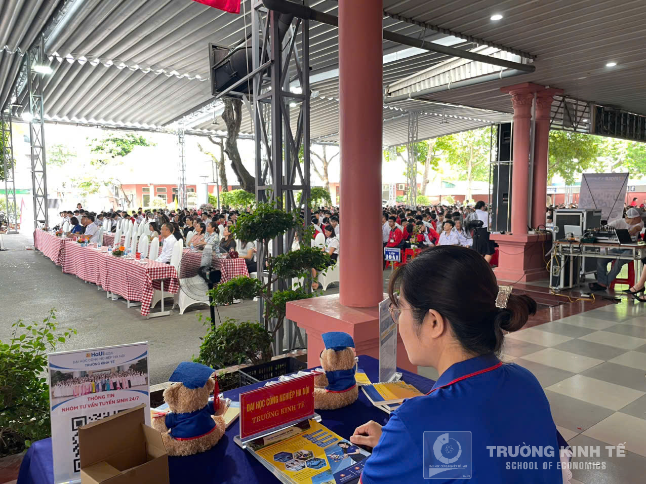 Trường Kinh tế, Đại học Công nghiệp Hà Nội tư vấn hướng nghiệp và tuyển sinh tại Trường THPT Nguyễn Công Trứ