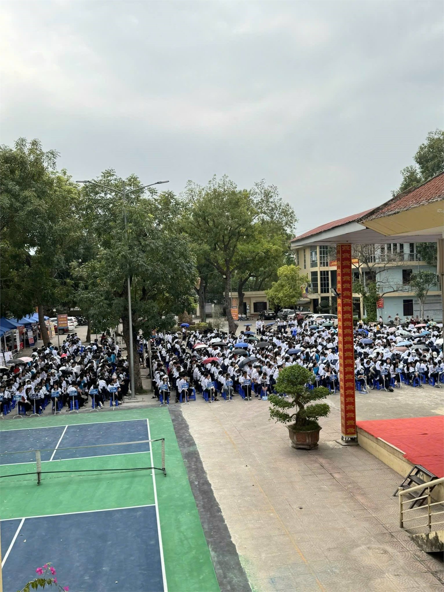 Trường Kinh tế, Đại học Công nghiệp Hà Nội tư vấn hướng nghiệp và tuyển sinh tại Trường THPT Lý Thái Tổ