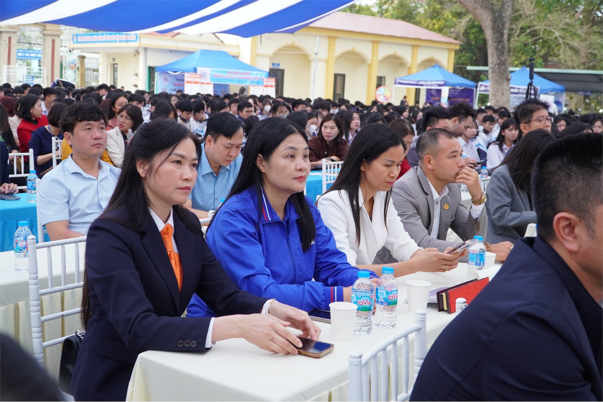 Trường Kinh tế, Đại học Công nghiệp Hà Nội tư vấn hướng nghiệp và tuyển sinh tại Trường THPT Yên Dũng số 2