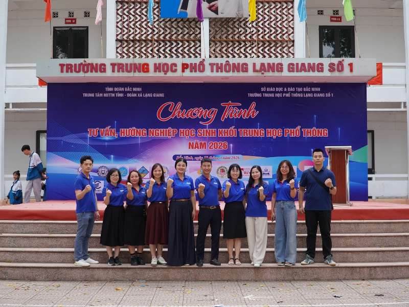 Trường Kinh tế, Đại học Công nghiệp Hà Nội tư vấn hướng nghiệp và tuyển sinh tại Trường THPT Lạng Giang số 1