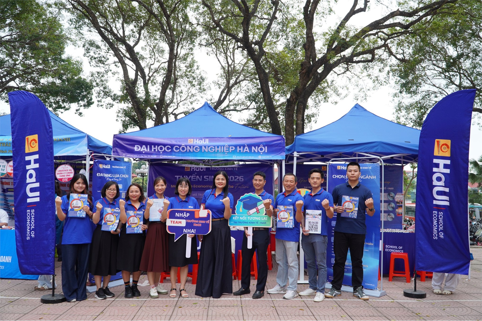 Trường Kinh tế, Đại học Công nghiệp Hà Nội tư vấn hướng nghiệp và tuyển sinh tại Trường THPT Lạng Giang số 1