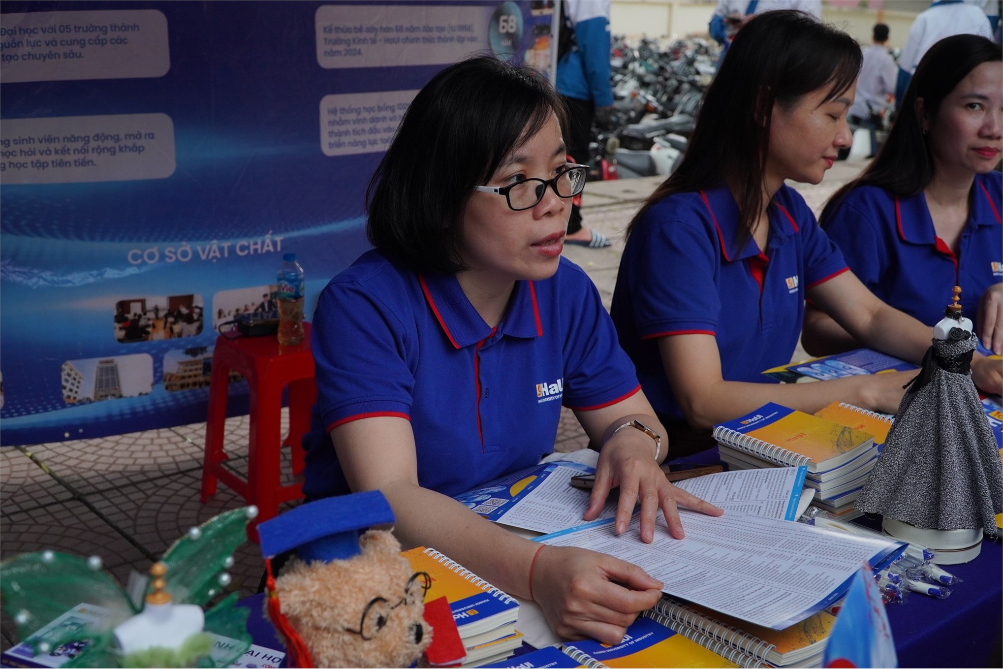 Trường Kinh tế, Đại học Công nghiệp Hà Nội tư vấn hướng nghiệp và tuyển sinh tại Trường THPT Lạng Giang số 1