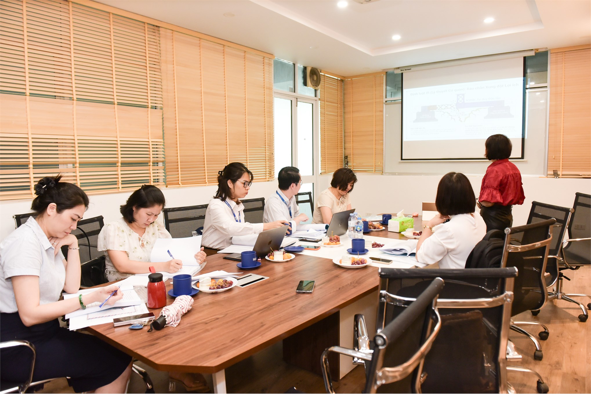 Nghiệm thu cấp đơn vị đề tài KH&CN cấp trường năm 2025: “Các nhân tố ảnh hưởng đến phòng chống gian lận: Nghiên cứu tại các công ty cổ phần phi tài chính niêm yết trên thị trường chứng khoán Việt Nam”