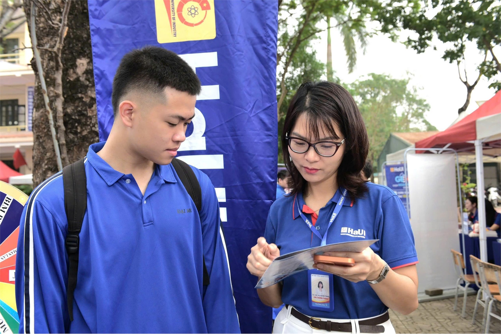 Trường Kinh tế - Đại học Công nghiệp Hà Nội tư vấn hướng nghiệp và tuyển sinh tại Trường THPT Đại Mỗ