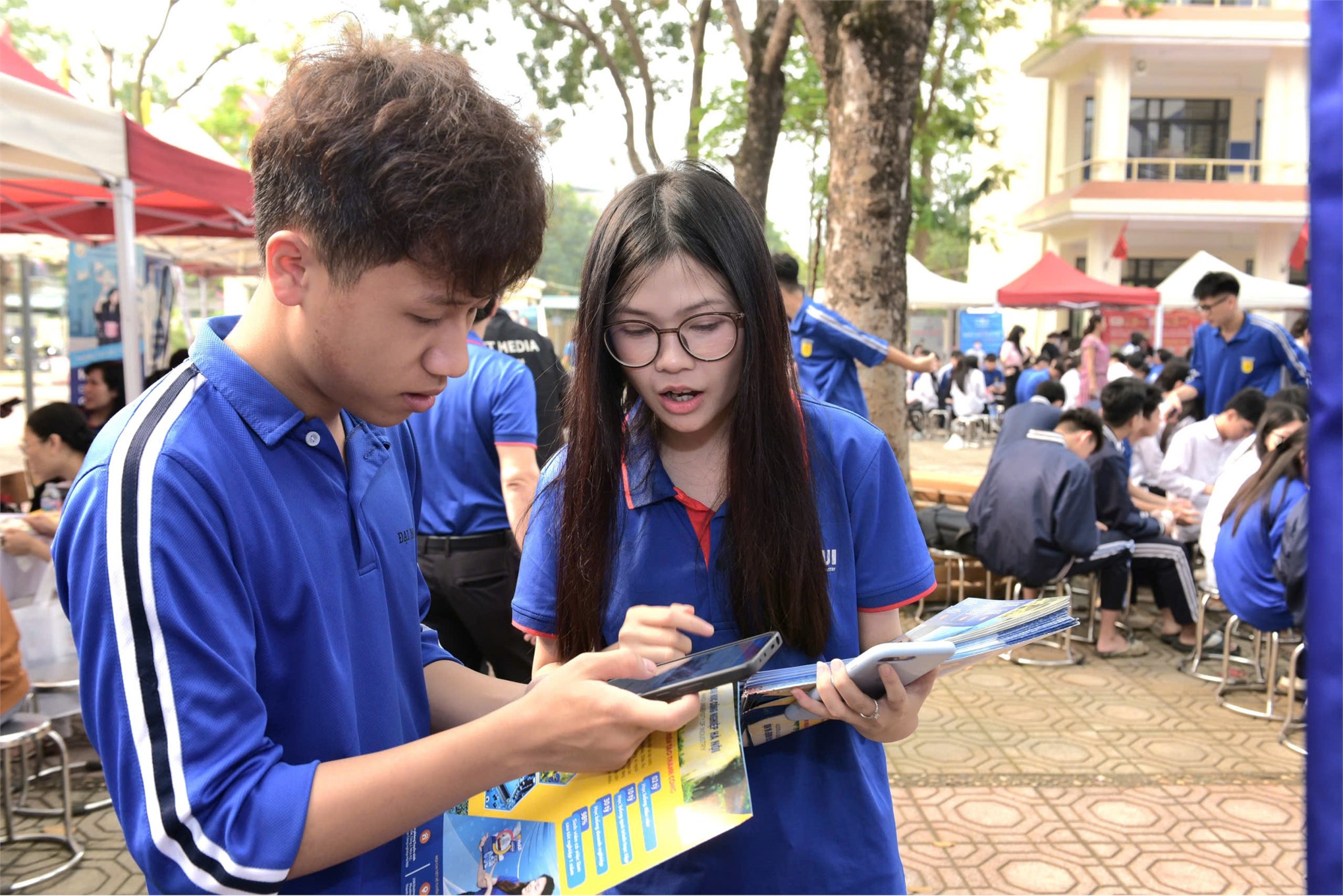 Trường Kinh tế - Đại học Công nghiệp Hà Nội tư vấn hướng nghiệp và tuyển sinh tại Trường THPT Đại Mỗ