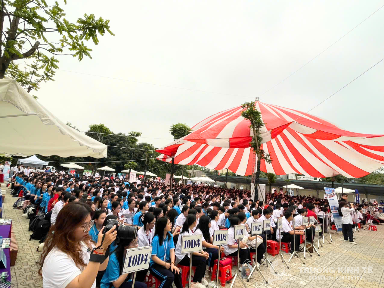 Trường Kinh tế, Đại học Công nghiệp Hà Nội tư vấn hướng nghiệp và tuyển sinh tại Trường THPT Xuân Phương