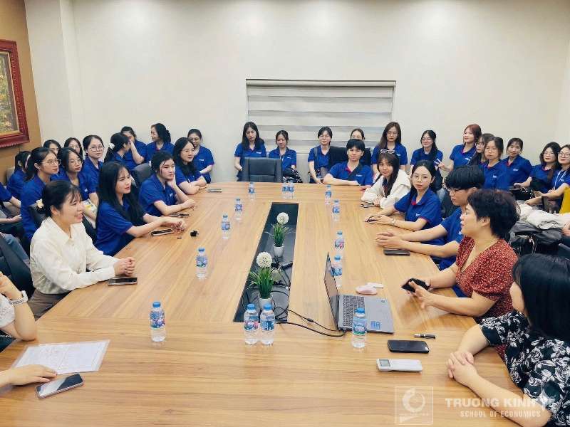 Sinh viên Khoa Kế toán – Kiểm toán, Trường Kinh tế (HaUI) tham quan thực tế tại Công ty cổ phần Công nghệ Hanin Việt Nam