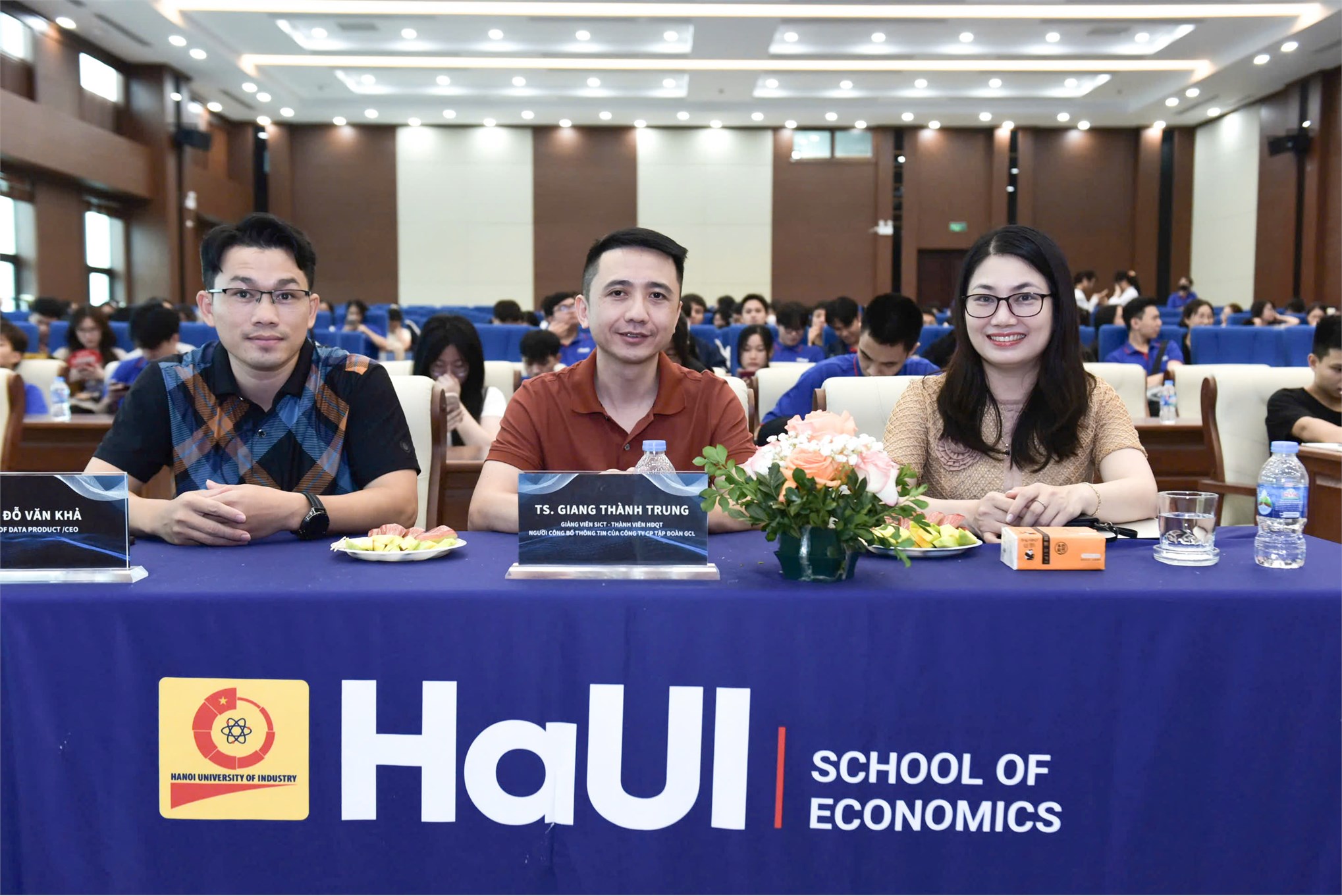 Tọa đàm `Tư duy dữ liệu và Dòng chảy thông tin trong kỷ nguyên số: từ lý thuyết, mô hình đến triển khai thực tiễn`