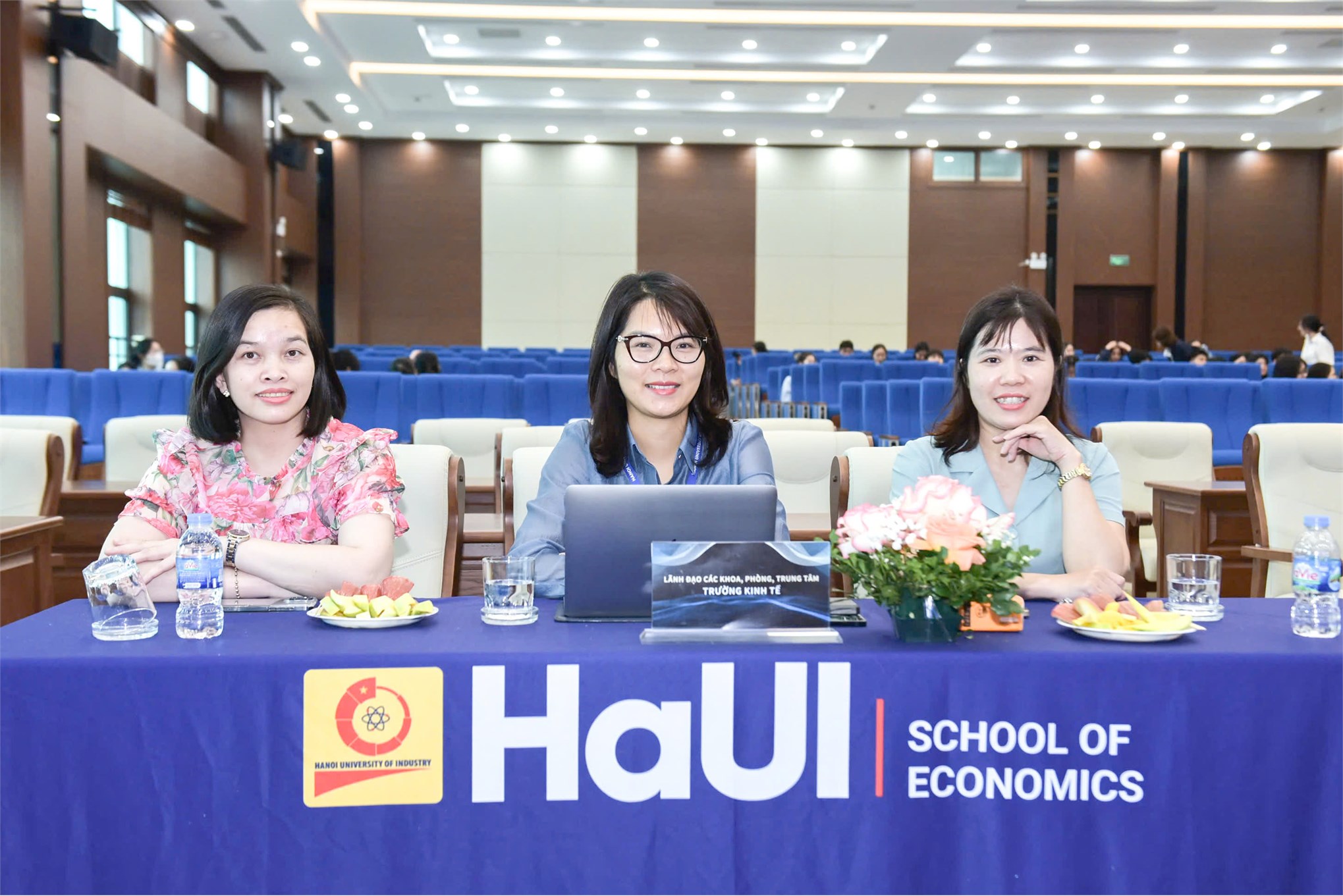 Tọa đàm `Tư duy dữ liệu và Dòng chảy thông tin trong kỷ nguyên số: từ lý thuyết, mô hình đến triển khai thực tiễn`