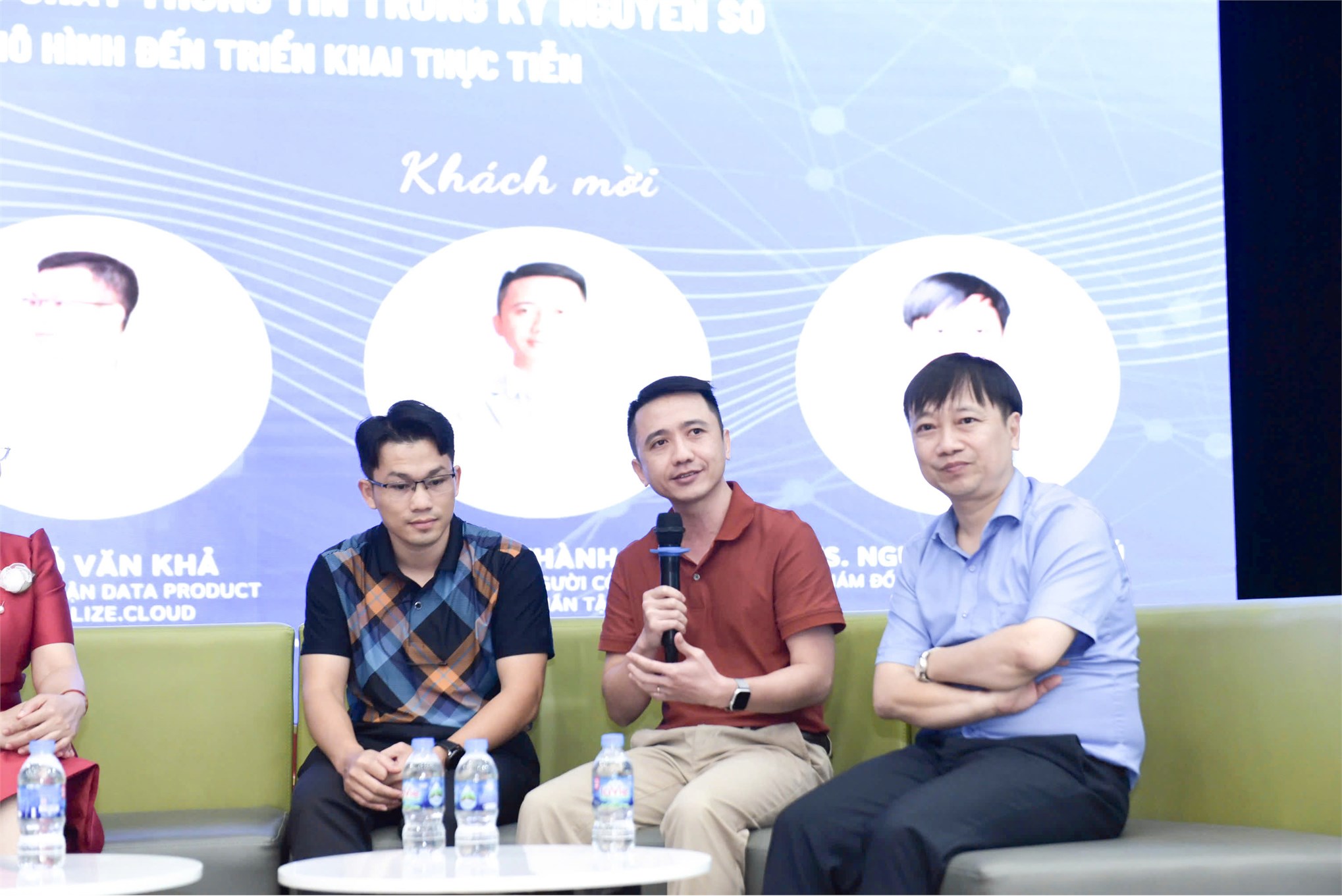 Tọa đàm `Tư duy dữ liệu và Dòng chảy thông tin trong kỷ nguyên số: từ lý thuyết, mô hình đến triển khai thực tiễn`