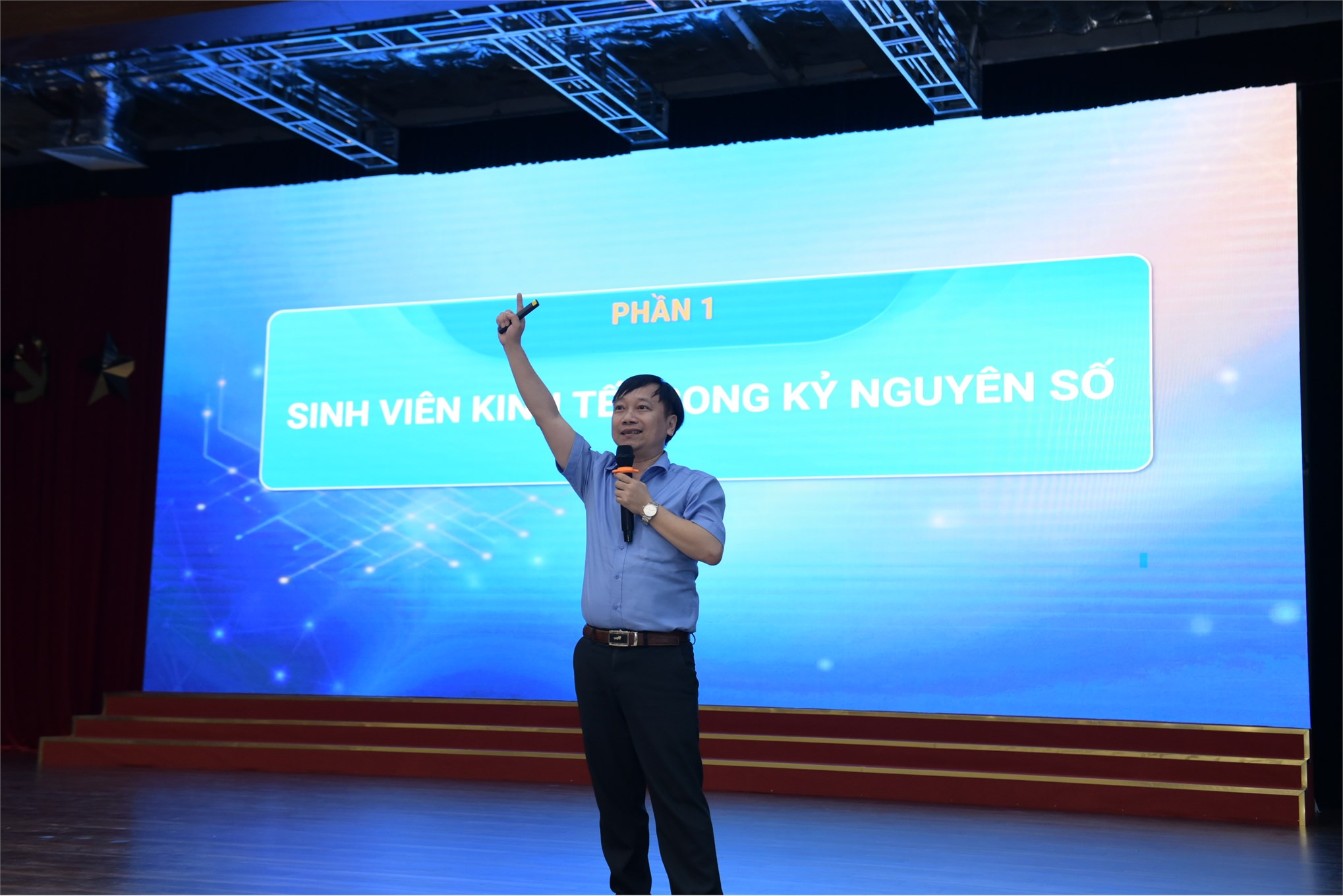 Tọa đàm `Tư duy dữ liệu và Dòng chảy thông tin trong kỷ nguyên số: từ lý thuyết, mô hình đến triển khai thực tiễn`