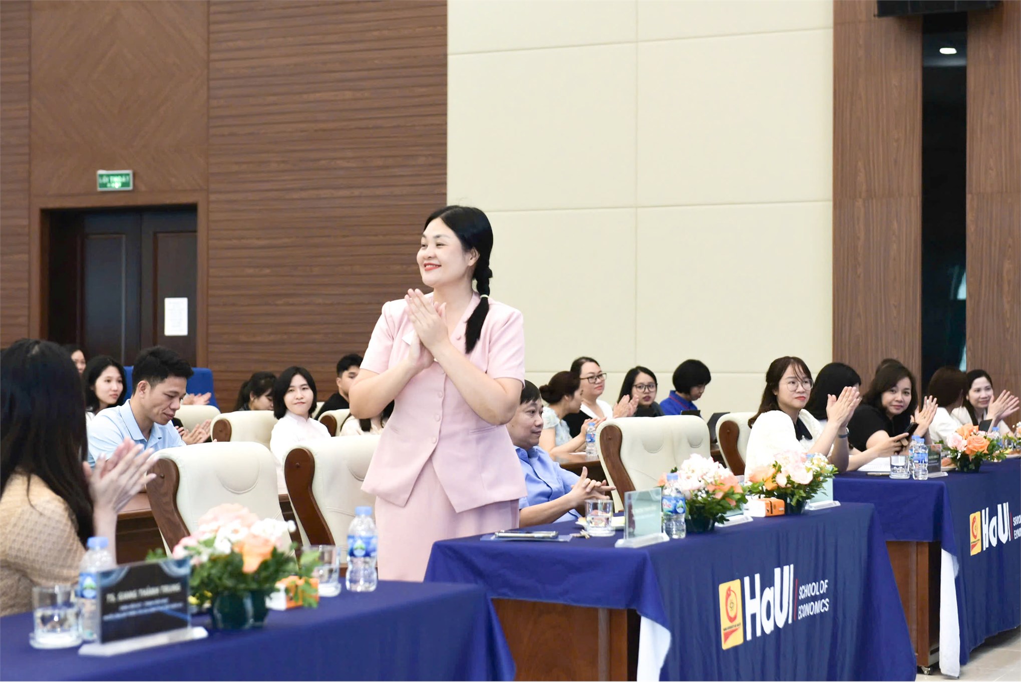 Tọa đàm `Tư duy dữ liệu và Dòng chảy thông tin trong kỷ nguyên số: từ lý thuyết, mô hình đến triển khai thực tiễn`