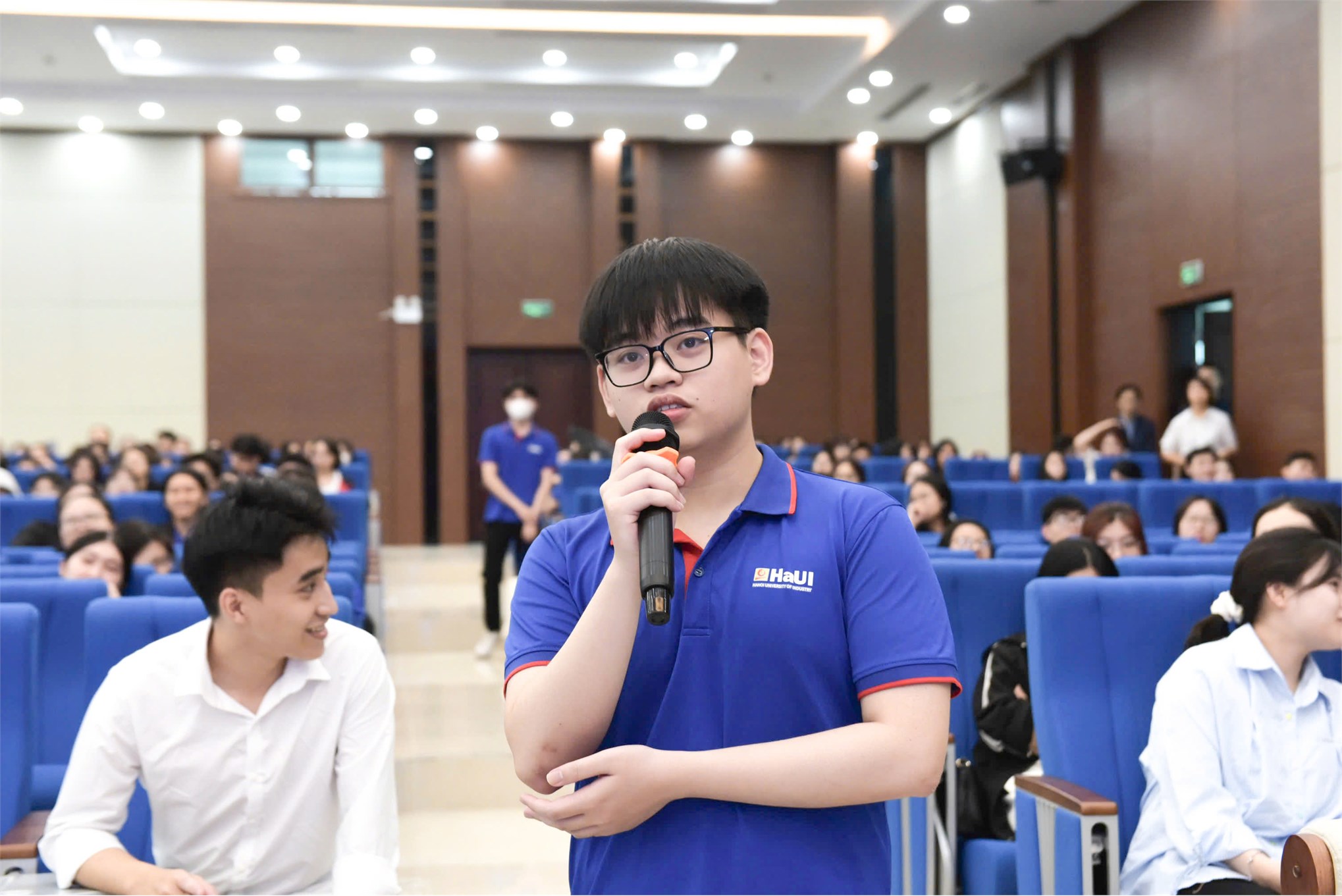 Tọa đàm `Tư duy dữ liệu và Dòng chảy thông tin trong kỷ nguyên số: từ lý thuyết, mô hình đến triển khai thực tiễn`