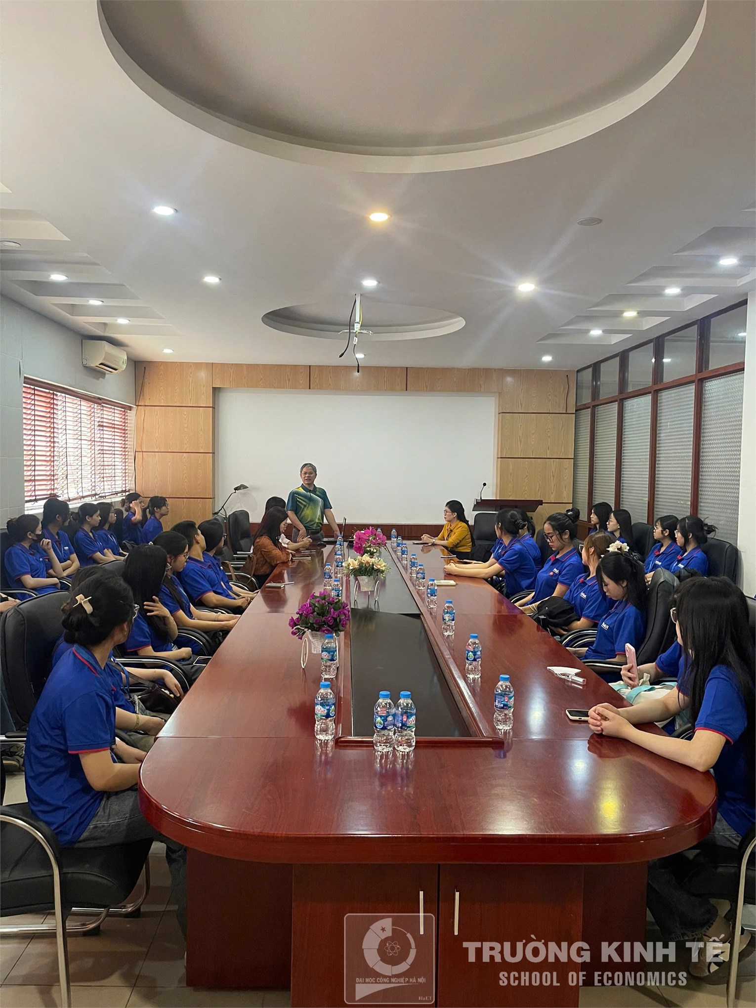 Sinh viên Khoa Kế toán – Kiểm toán, Trường Kinh tế (HaUI) tham quan thực tế tại Công ty Cổ phần bia Sài Gòn - Hà Nội