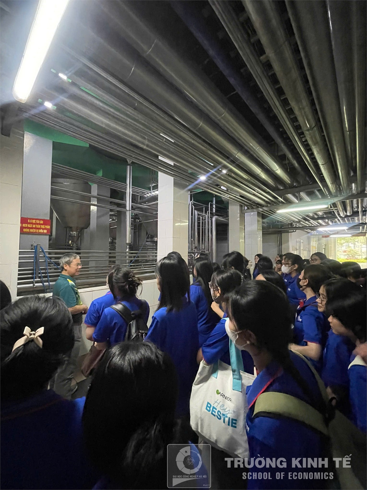 Sinh viên Khoa Kế toán – Kiểm toán, Trường Kinh tế (HaUI) tham quan thực tế tại Công ty Cổ phần bia Sài Gòn - Hà Nội