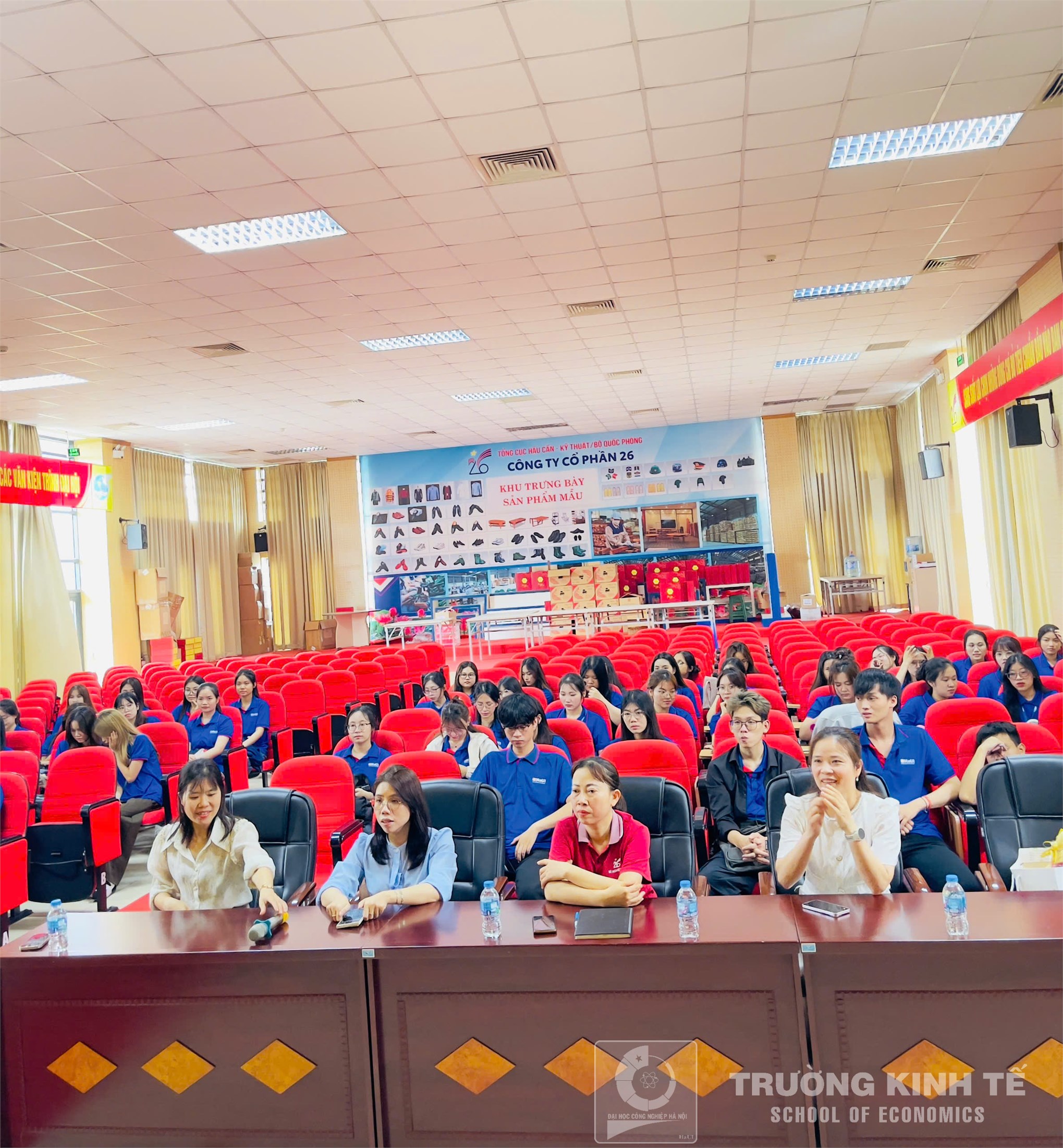 Sinh viên Khoa Kế toán – Kiểm toán, Trường Kinh tế (HaUI) tham quan thực tế tại Công ty Cổ phần 26 – Trực thuộc Tổng cục Hậu cần – Bộ Quốc phòng