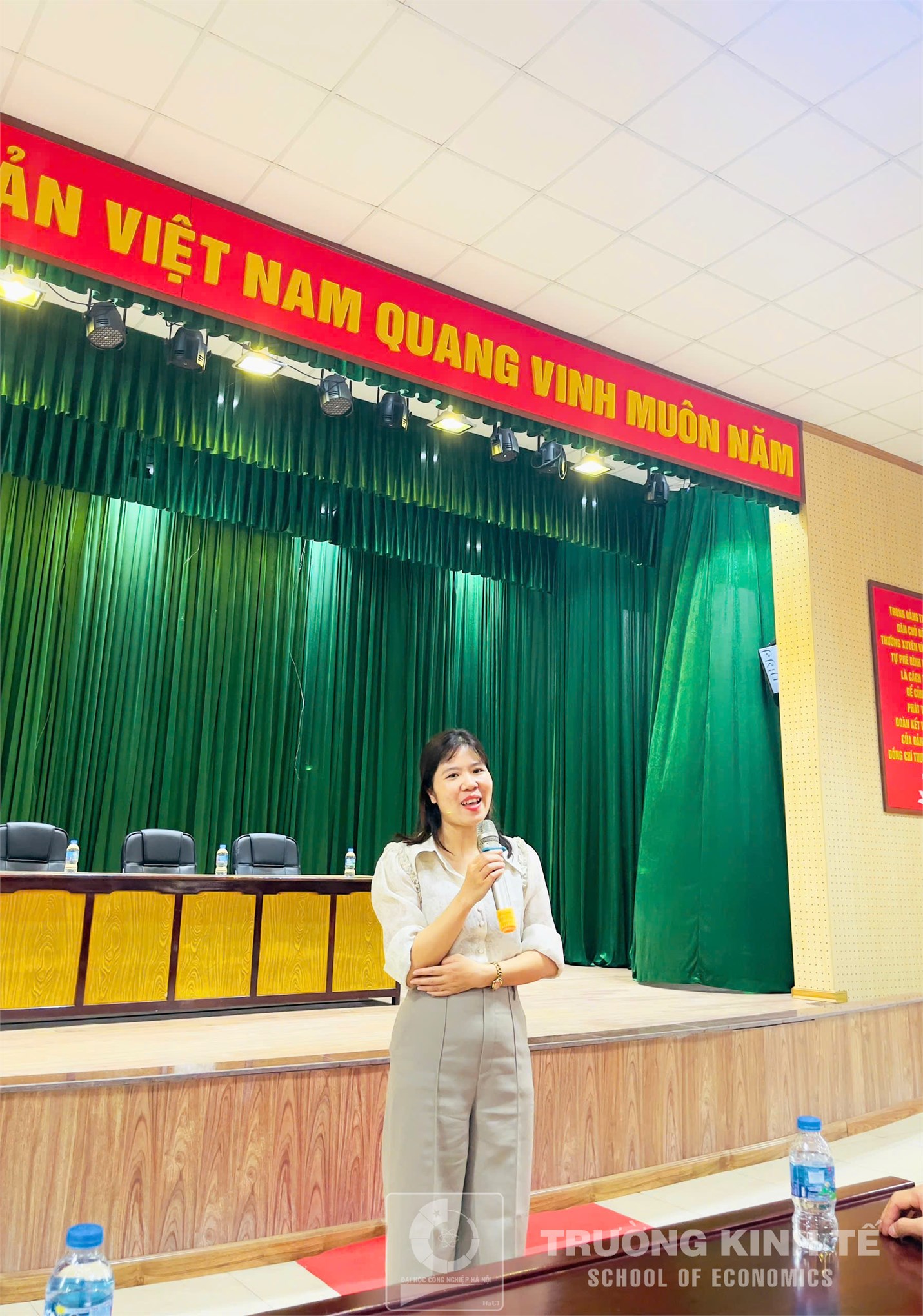 Sinh viên Khoa Kế toán – Kiểm toán, Trường Kinh tế (HaUI) tham quan thực tế tại Công ty Cổ phần 26 – Trực thuộc Tổng cục Hậu cần – Bộ Quốc phòng