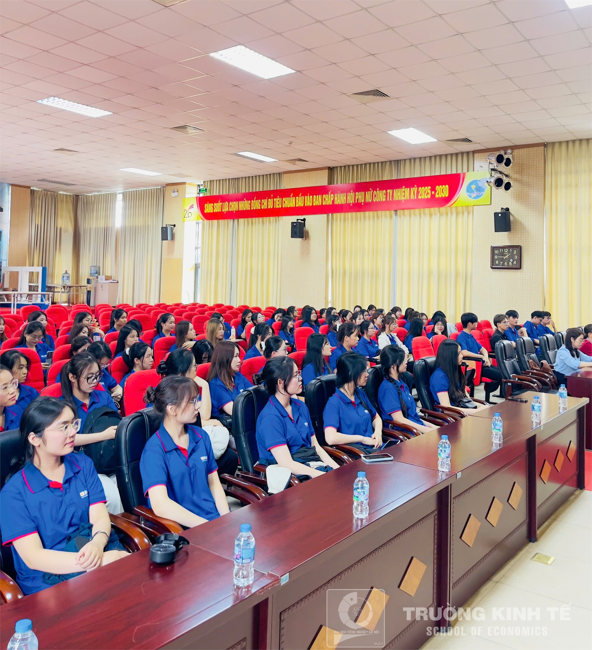 Sinh viên Khoa Kế toán – Kiểm toán, Trường Kinh tế (HaUI) tham quan thực tế tại Công ty Cổ phần 26 – Trực thuộc Tổng cục Hậu cần – Bộ Quốc phòng