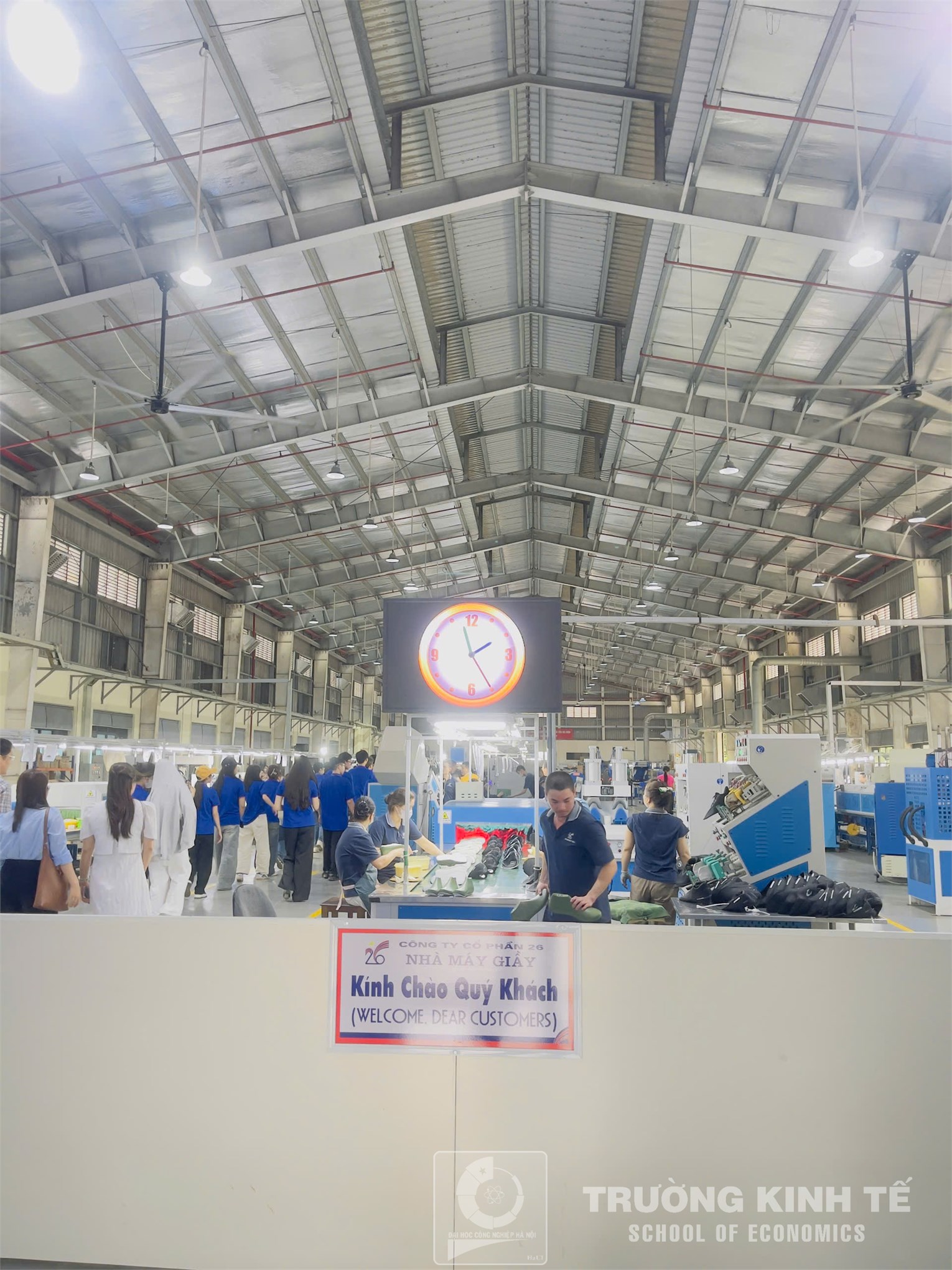 Sinh viên Khoa Kế toán – Kiểm toán, Trường Kinh tế (HaUI) tham quan thực tế tại Công ty Cổ phần 26 – Trực thuộc Tổng cục Hậu cần – Bộ Quốc phòng