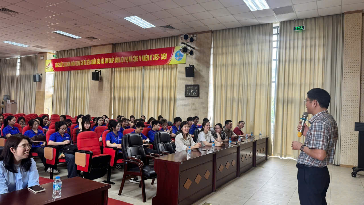 Sinh viên Khoa Kế toán – Kiểm toán, Trường Kinh tế (HaUI) tham quan thực tế tại Công ty Cổ phần 26 – Trực thuộc Tổng cục Hậu cần – Bộ Quốc phòng