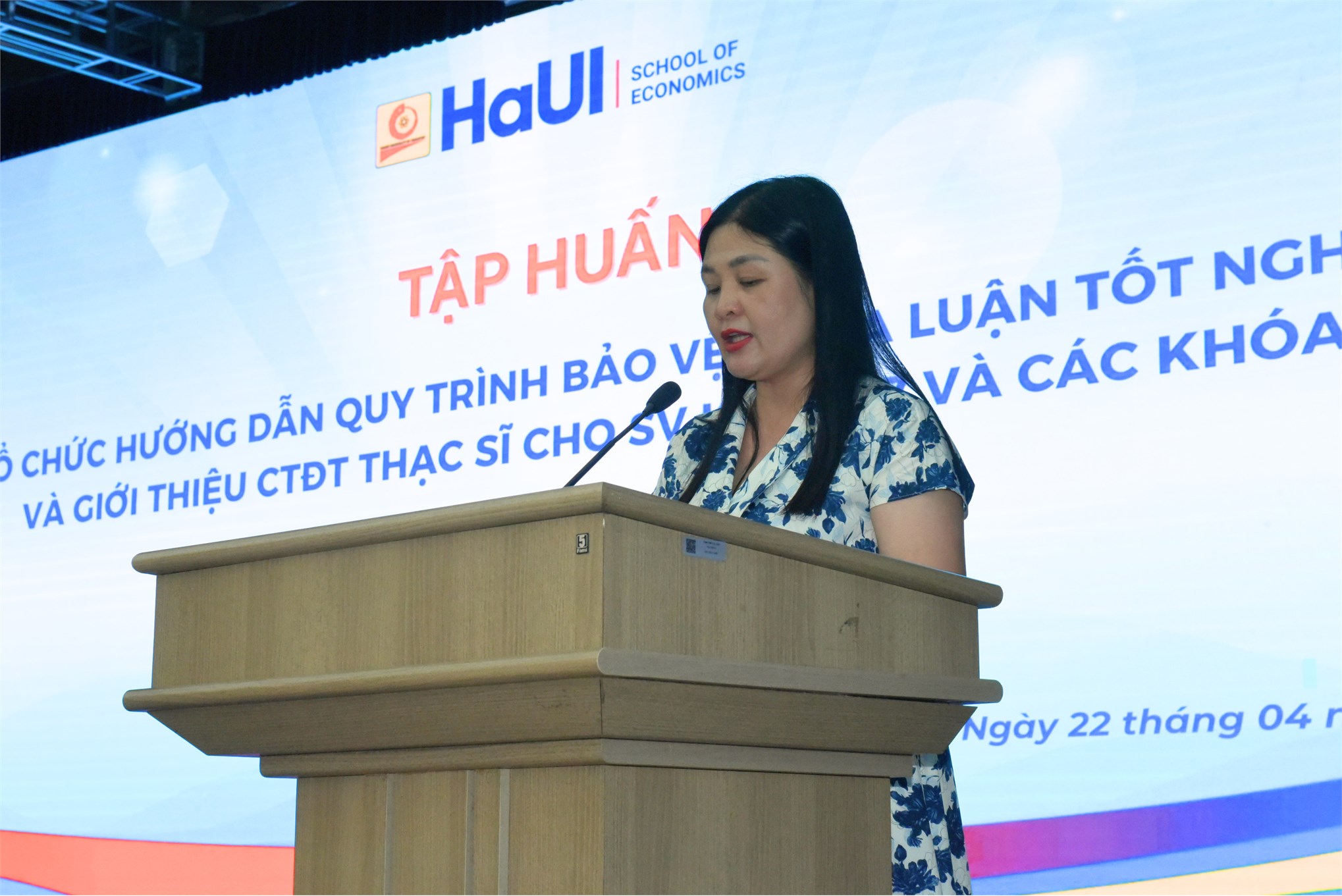 Trường Kinh tế tổ chức chương trình “Tập huấn hướng dẫn quy trình bảo vệ khóa luận tốt nghiệp và giới thiệu Chương trình đào tạo Thạc sĩ” cho sinh viên khóa 17 và các khóa khác
