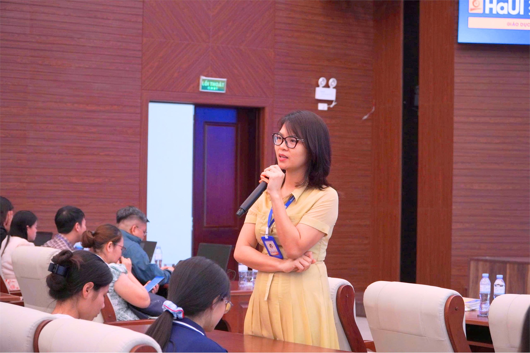 Trường Kinh tế tổ chức chương trình “Tập huấn hướng dẫn quy trình bảo vệ khóa luận tốt nghiệp và giới thiệu Chương trình đào tạo Thạc sĩ” cho sinh viên khóa 17 và các khóa khác
